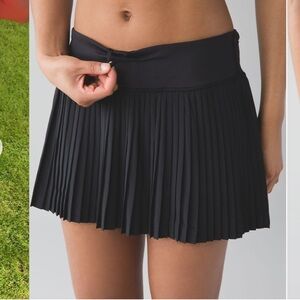 Lululemon Black Pleat to Street Women's Skirt